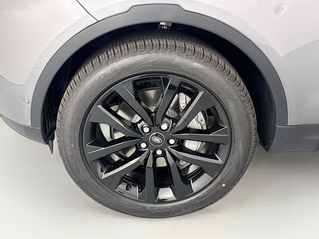 New 2026 Land Rover Discovery S AWD/4WD image 30