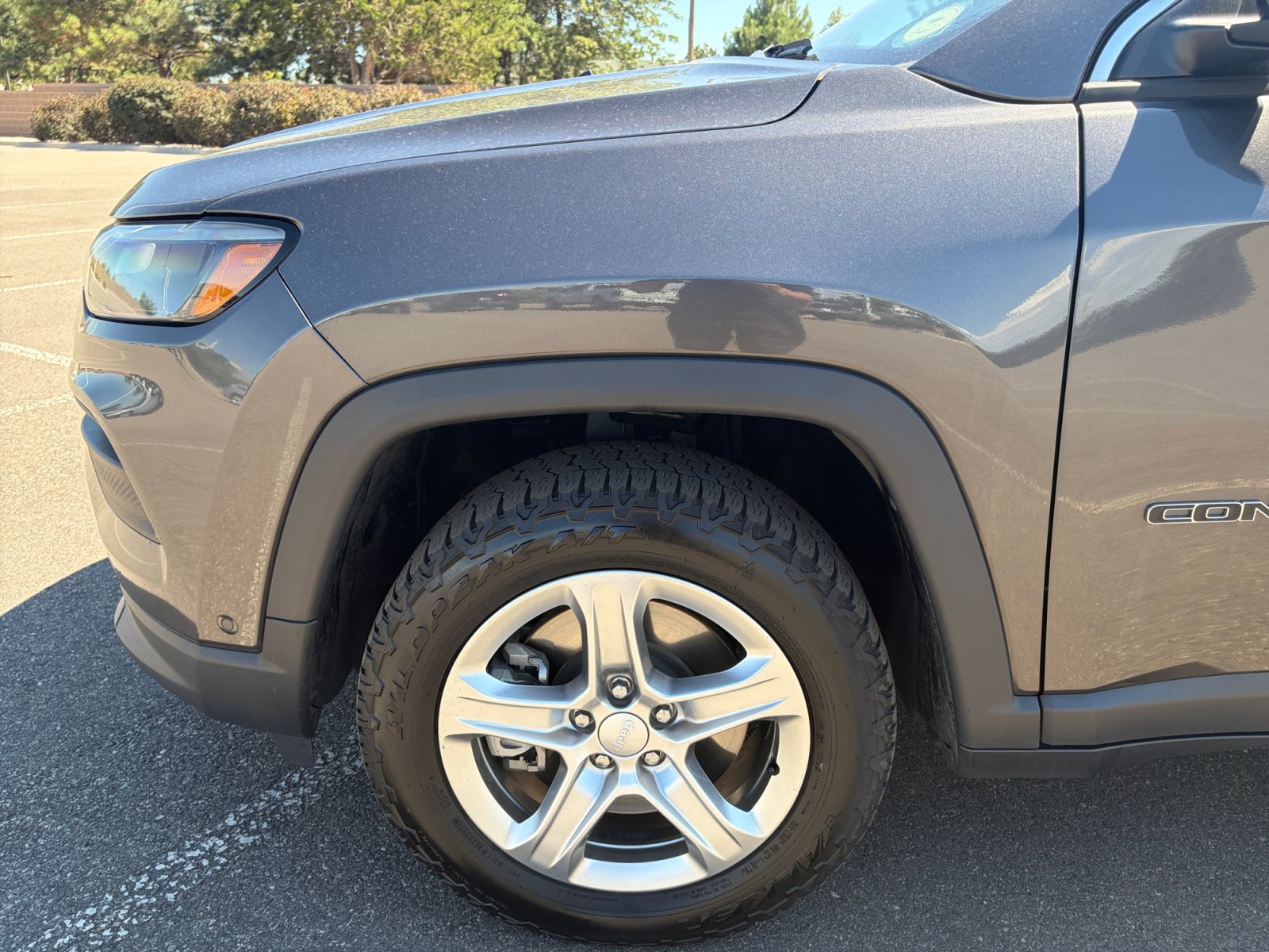 Used 2023 Jeep Compass Latitude w/ Sun and Sound Group AWD/4WD image 11