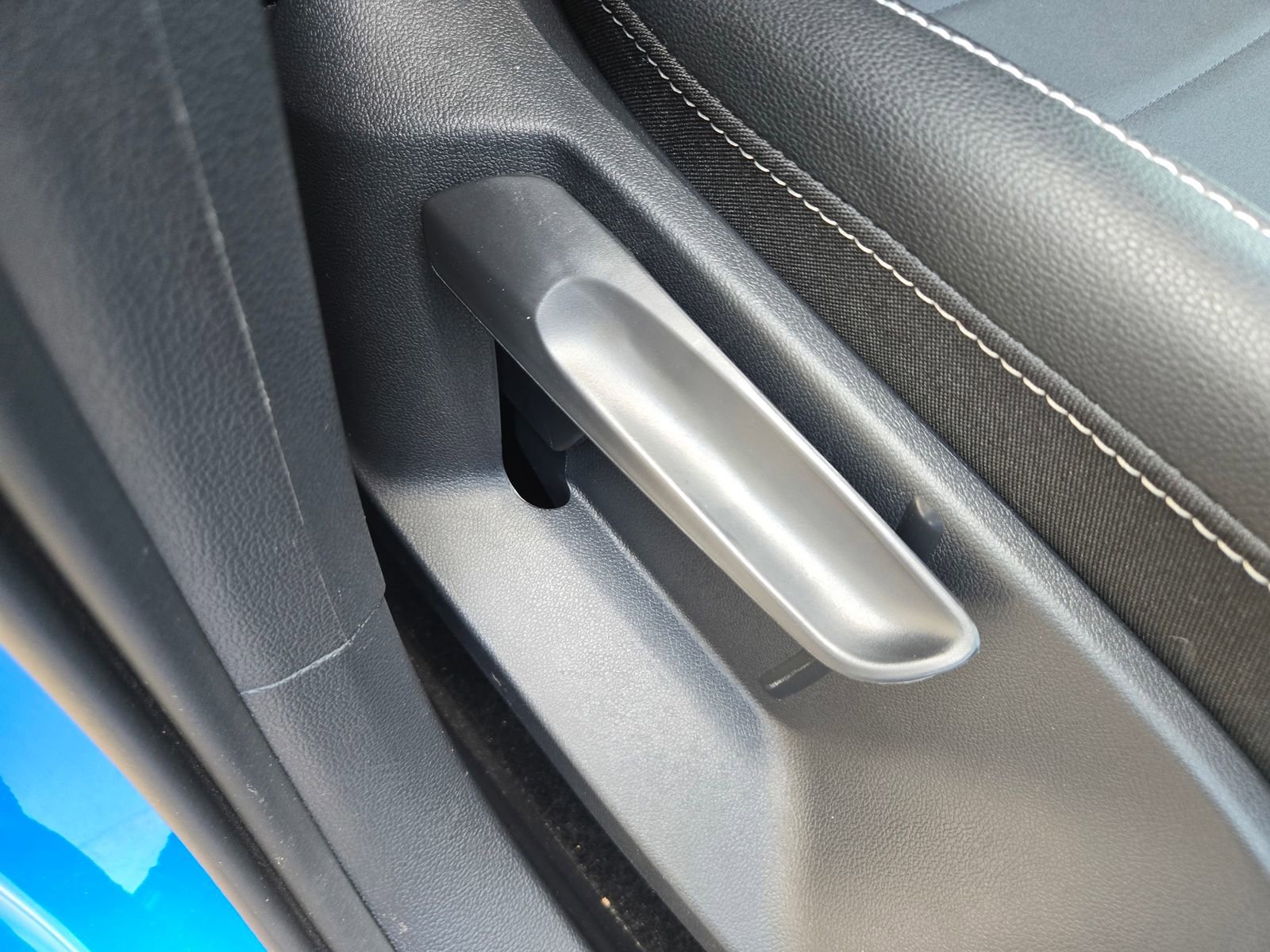 Used 2023 Volkswagen Taos SE image 25