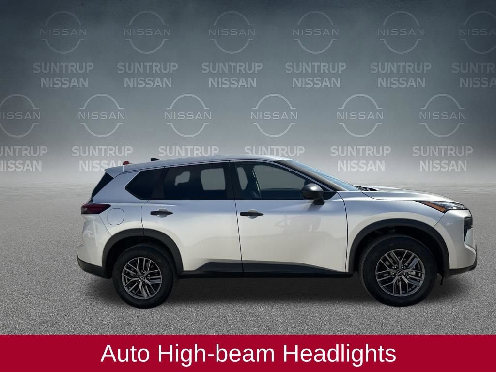 Used 2025 Nissan Rogue S image 7