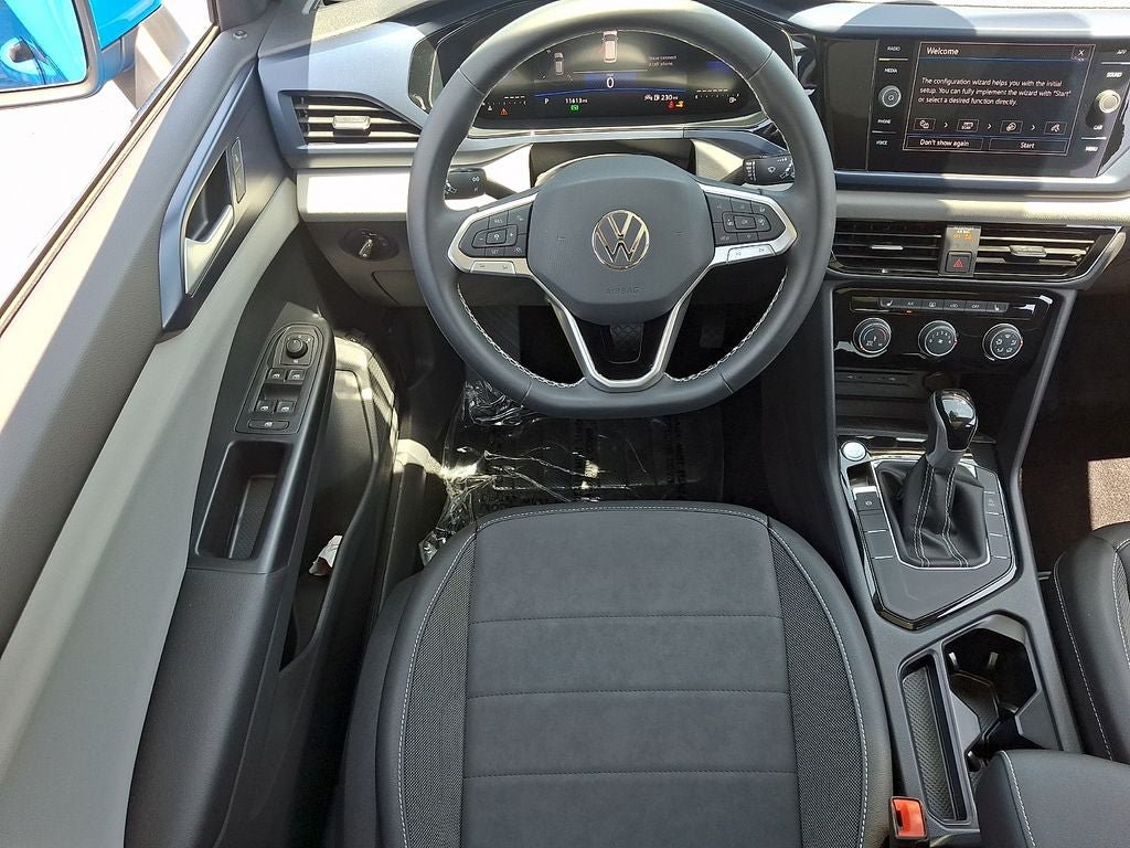 Used 2023 Volkswagen Taos SE w/ Panoramic Sunroof Package FWD image 11