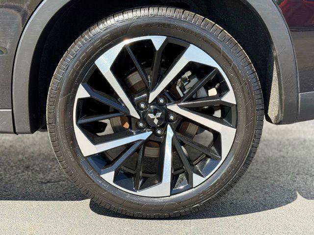 Used 2024 Mitsubishi Outlander Ralliart AWD/4WD image 16