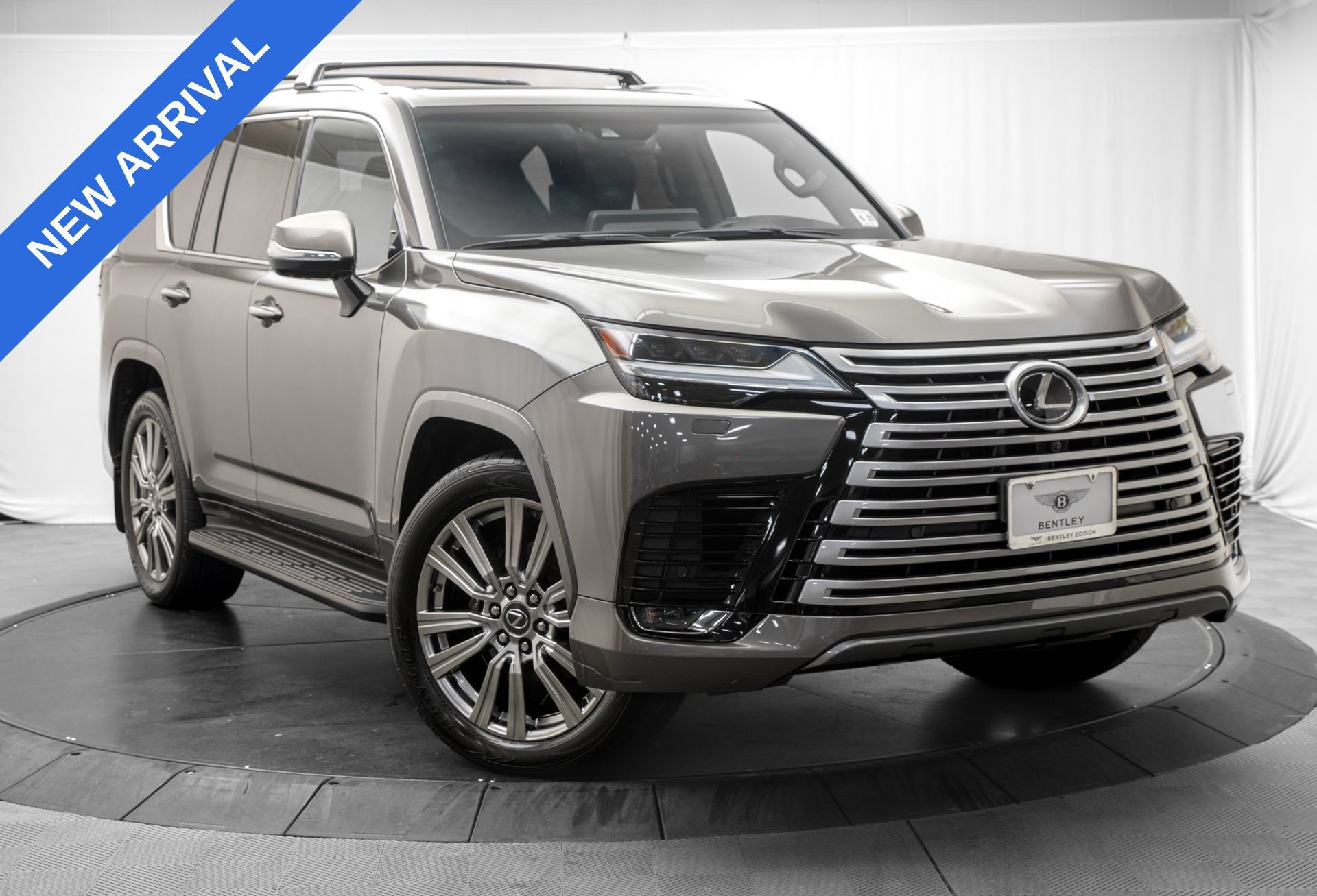 Used 2022 Lexus LX 600 4WD w/ Accessory Package (Z1) image 1