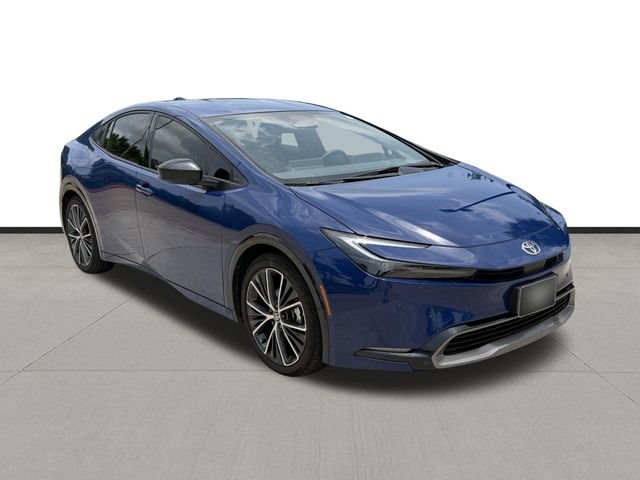 Used 2024 Toyota Prius XLE FWD image 3