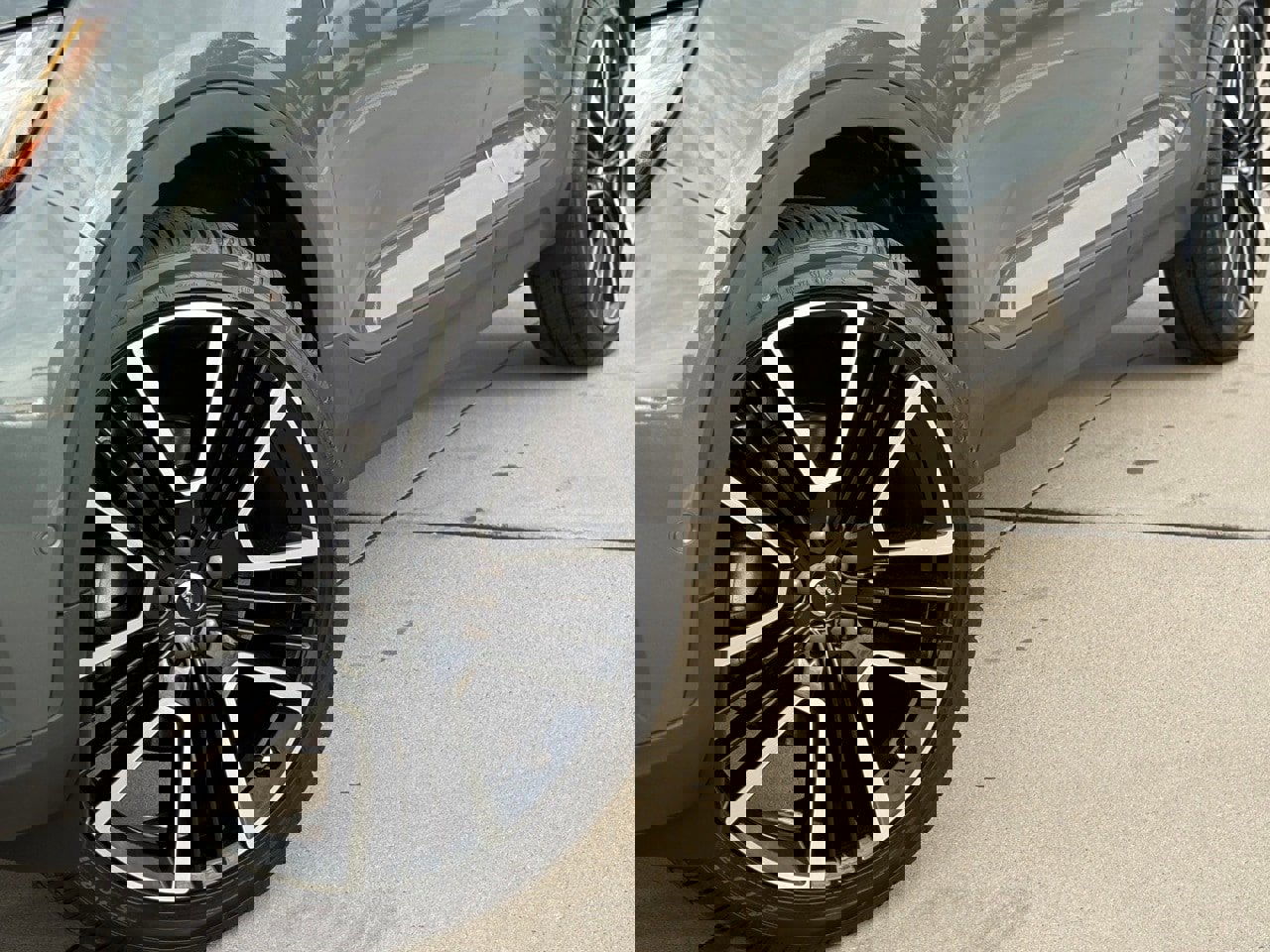 New 2026 Volvo XC40 B5 Ultra w/ Protection Package Premier image 7