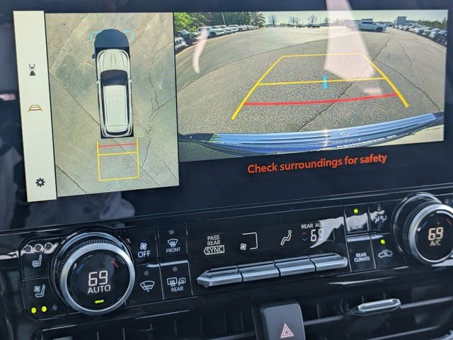 Used 2025 Toyota Highlander Platinum image 26