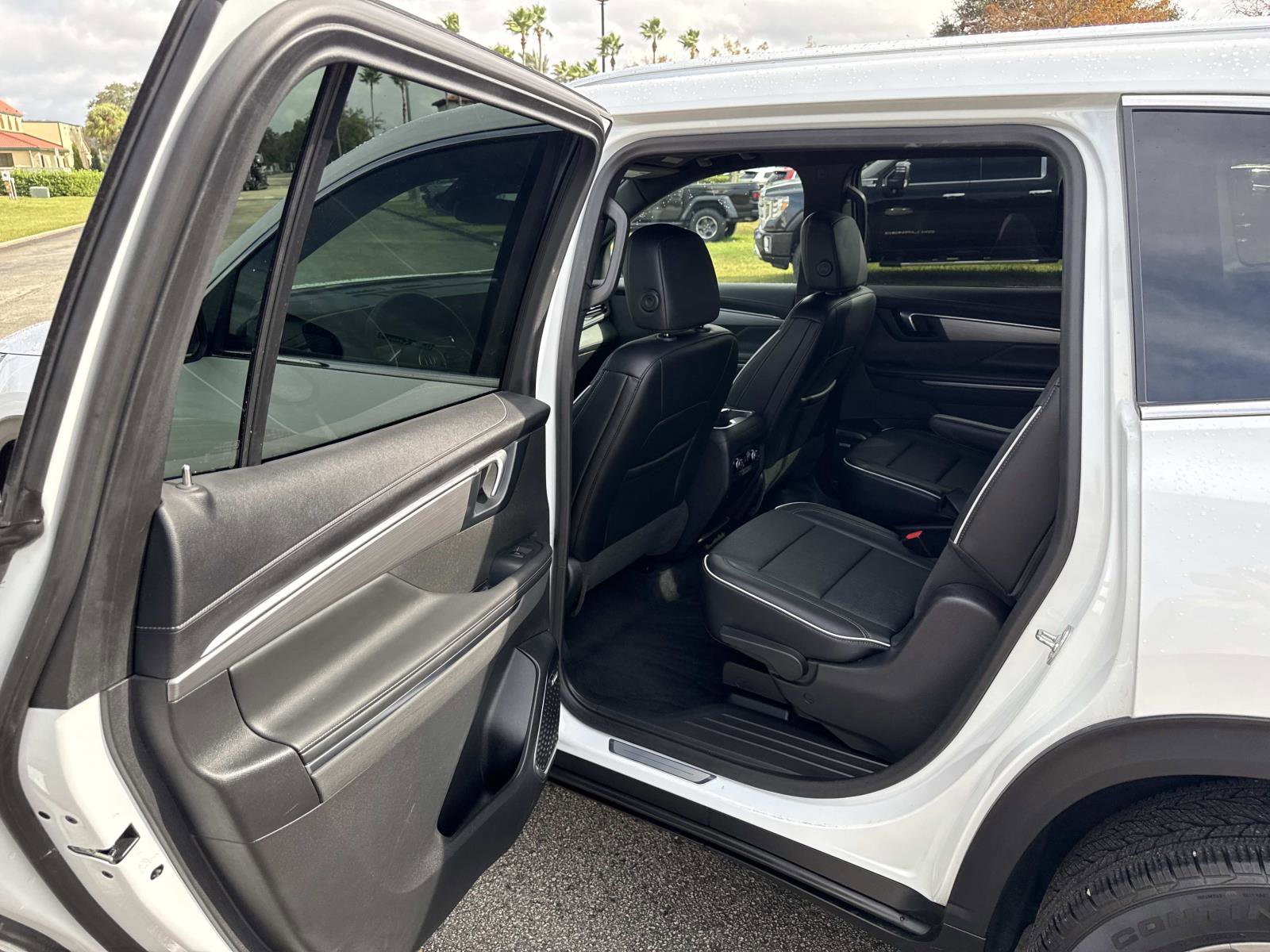 Used 2025 Buick Enclave Preferred image 14