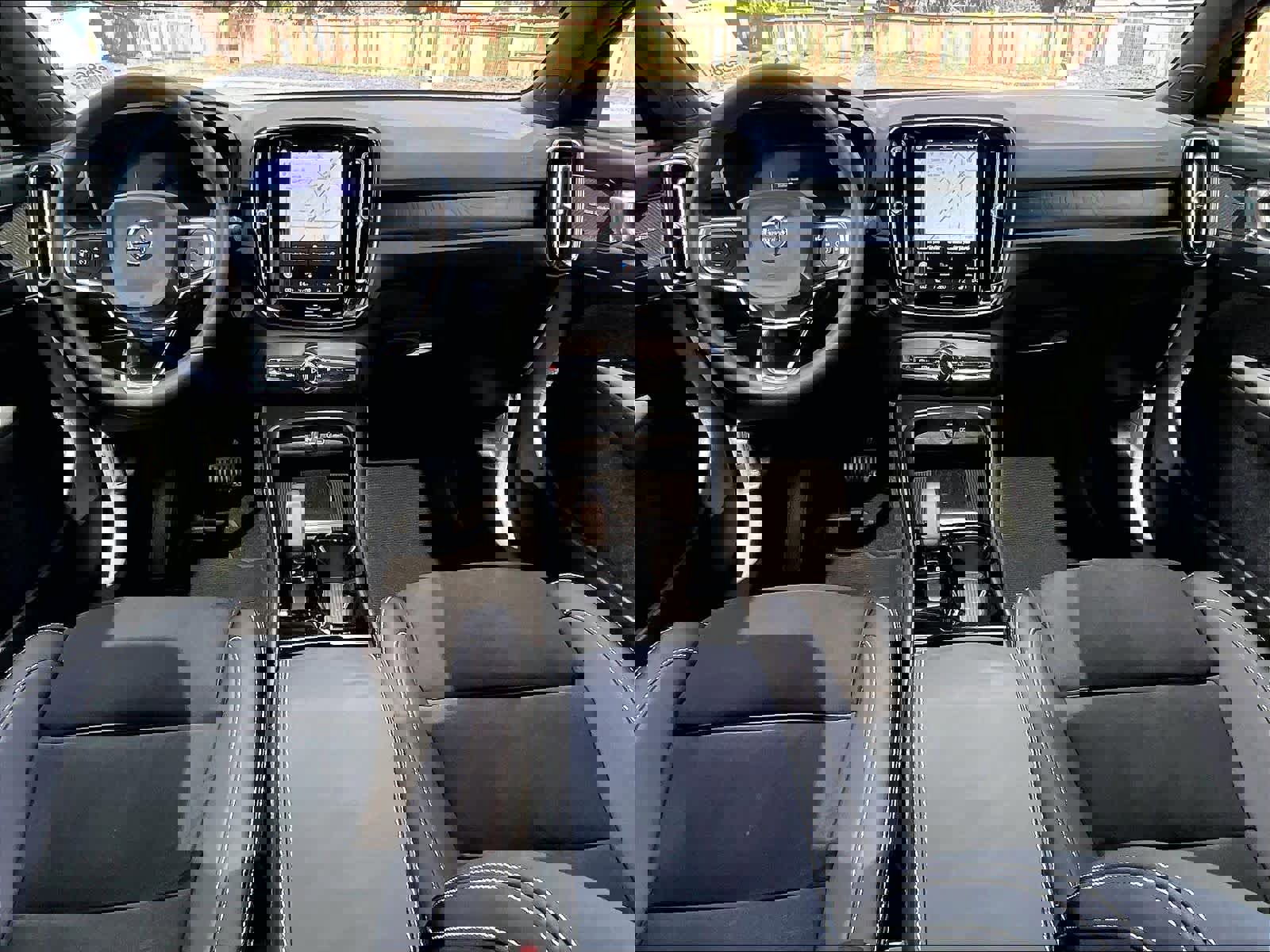 Used 2023 Volvo C40 P8 Recharge Ultimate AWD/4WD image 17