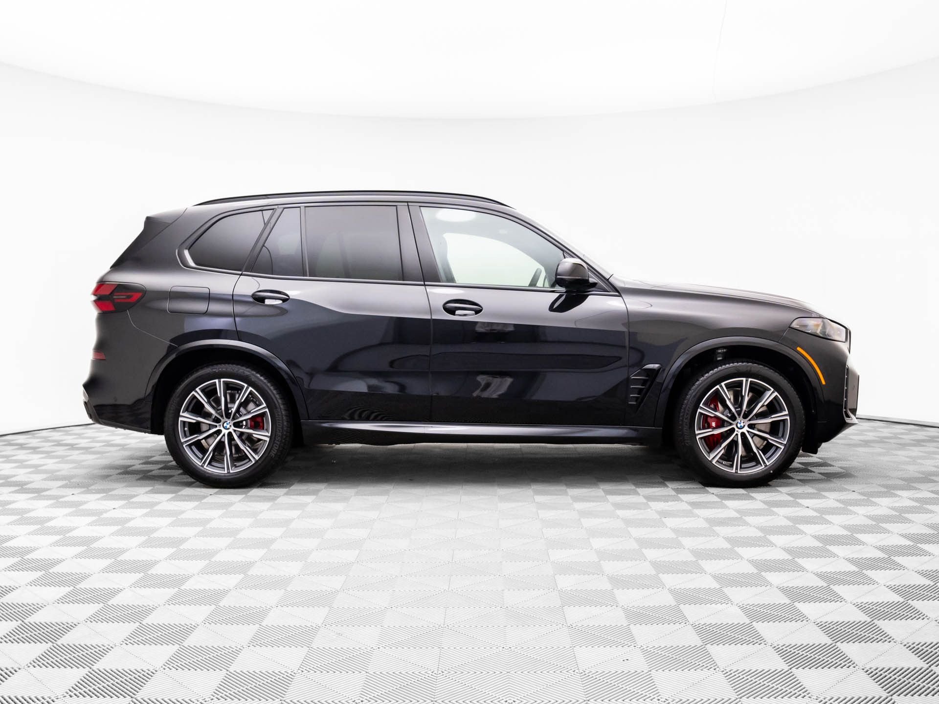 New 2026 BMW X5 M60i image 8