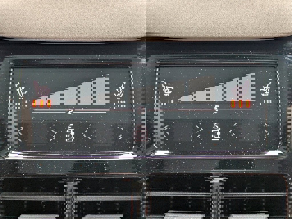 New 2026 Volvo XC90 B6 Plus image 18