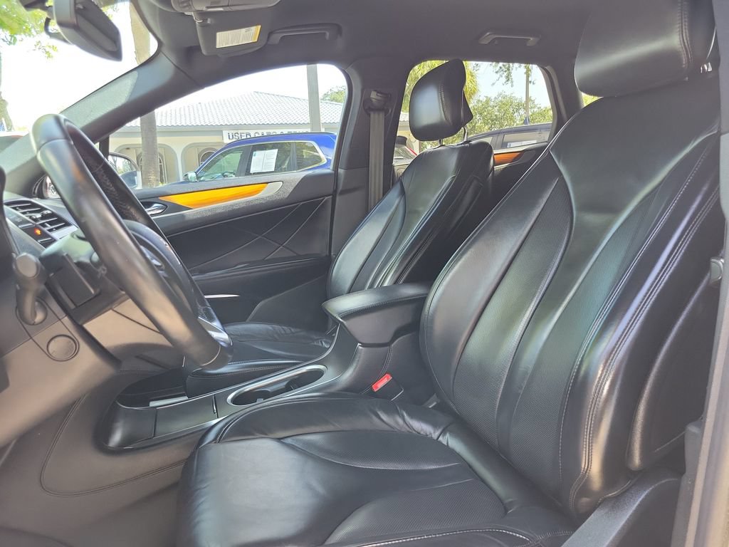 Used 2019 Lincoln MKC Select w/ Select Plus Package FWD image 16