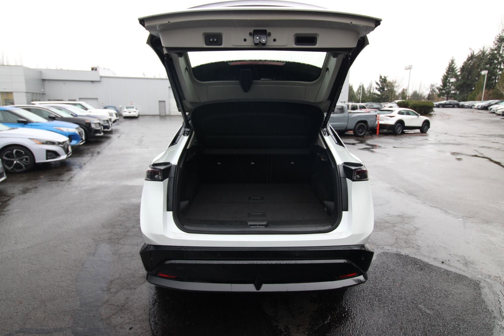 Used 2023 Nissan Ariya FWD image 29