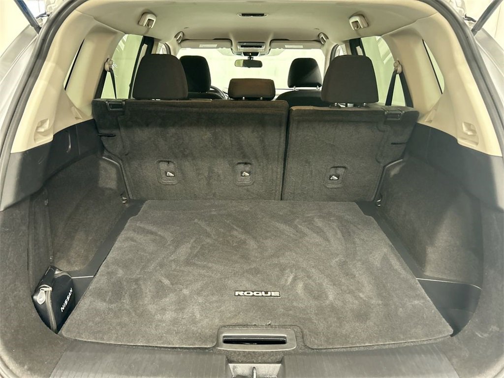 Used 2023 Nissan Rogue SV image 21