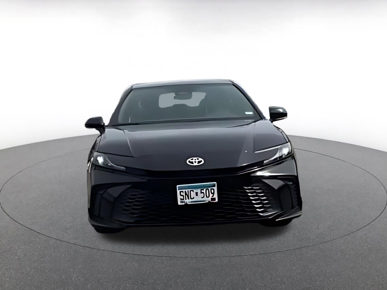 Used 2025 Toyota Camry SE image 14