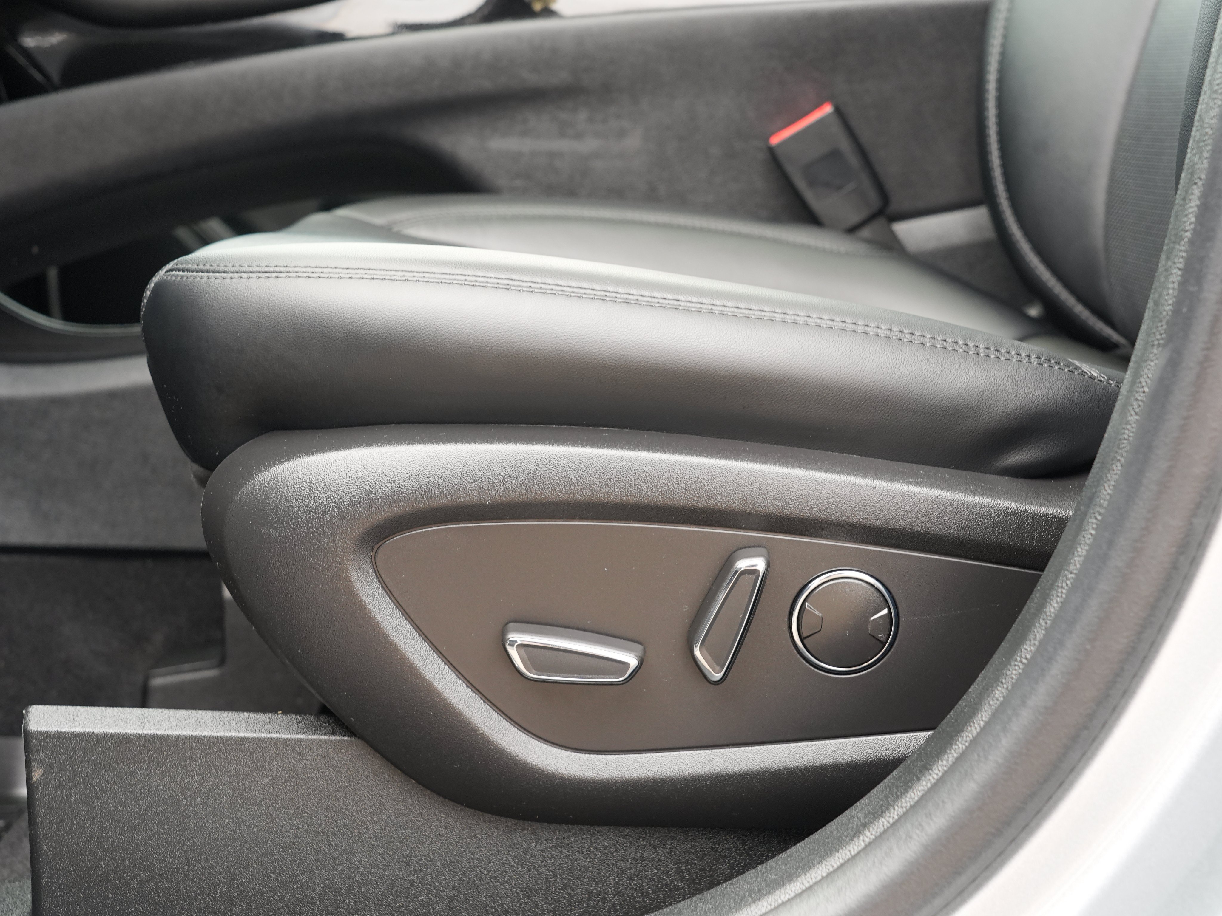 Used 2022 Lincoln Nautilus Reserve AWD/4WD image 17
