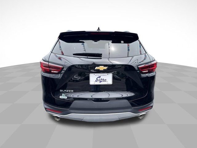 Used 2024 Chevrolet Blazer LT w/ Convenience Package FWD image 8