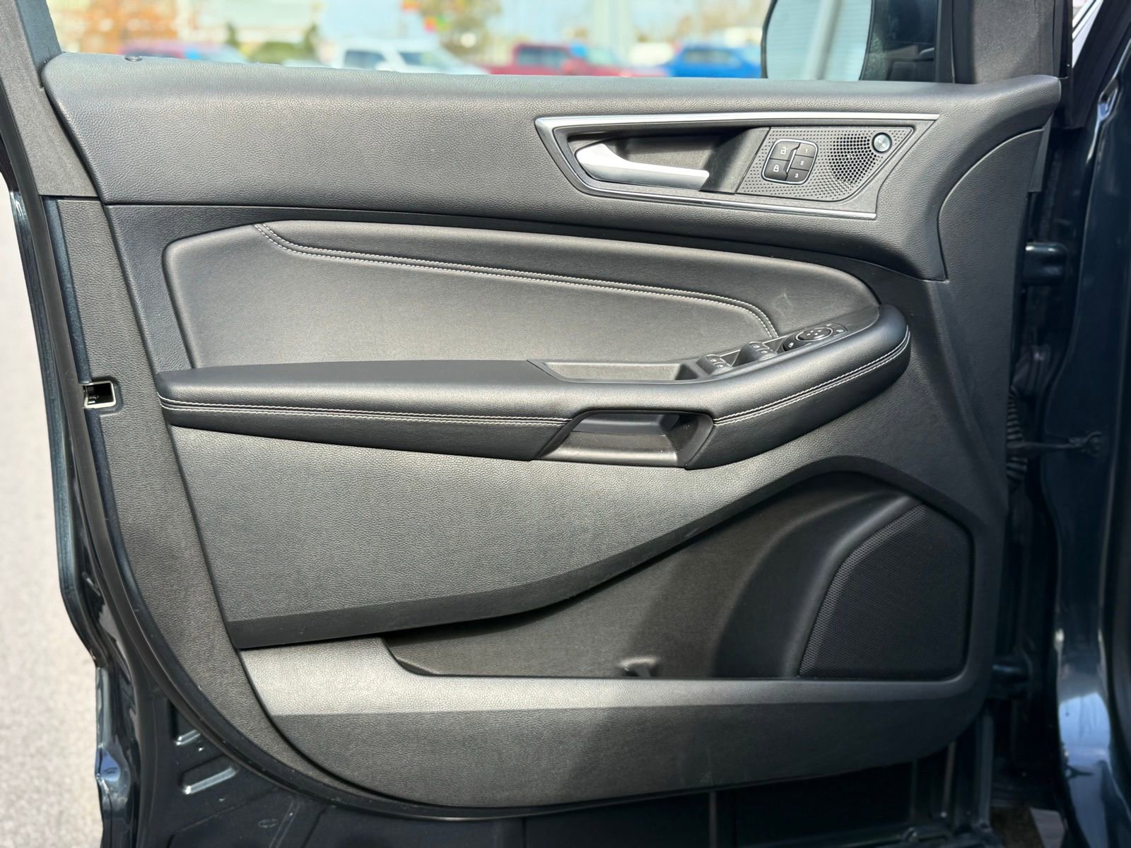 Used 2022 Ford Edge Titanium image 10