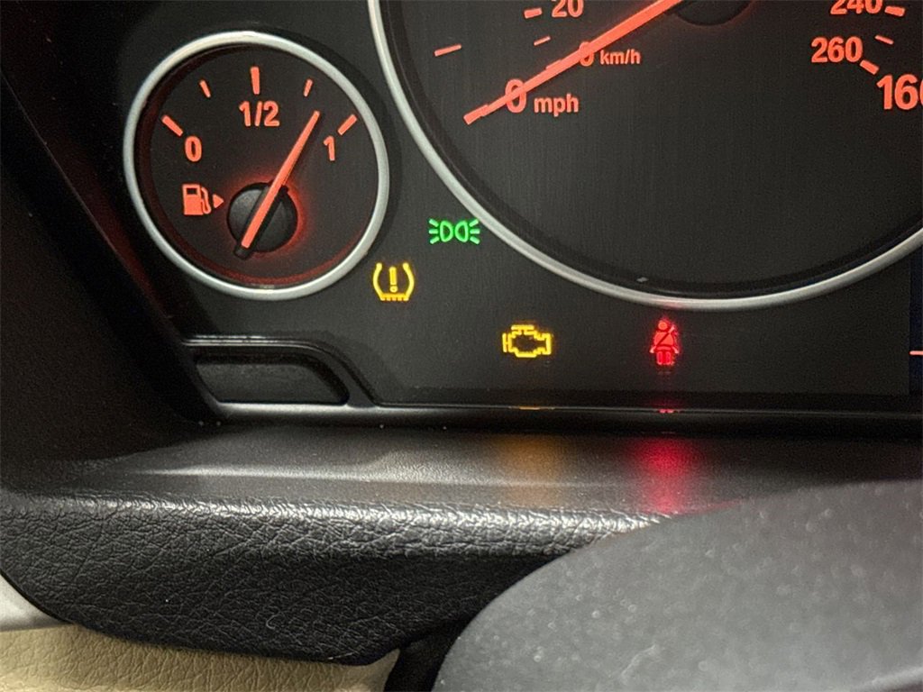 Used 2015 BMW 320i Sedan image 39