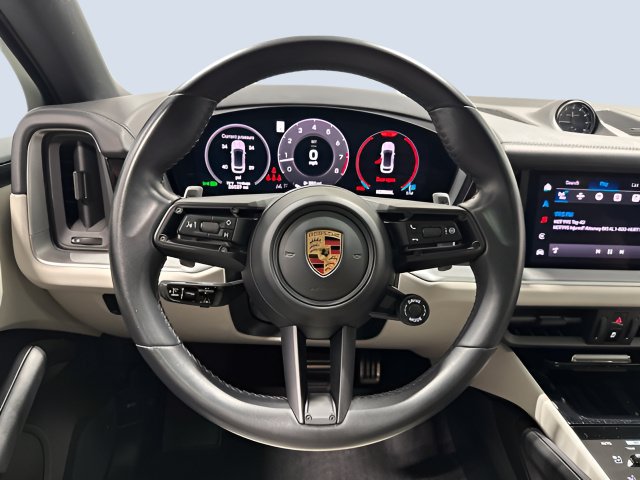Used 2024 Porsche Cayenne S AWD/4WD image 18