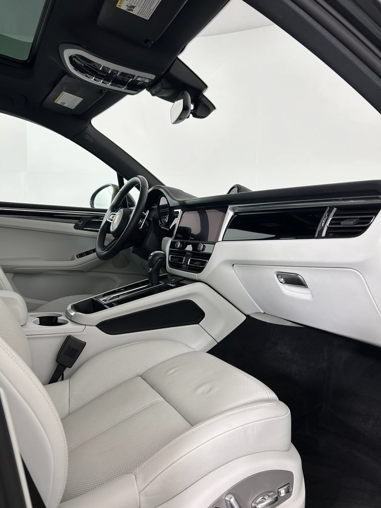 Certified 2023 Porsche Macan S AWD/4WD image 22