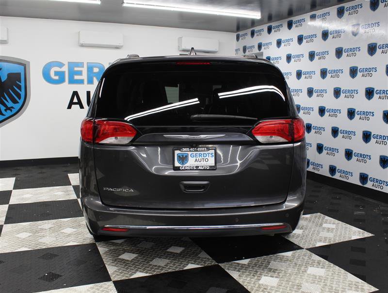 Used 2017 Chrysler Pacifica Touring-L image 3