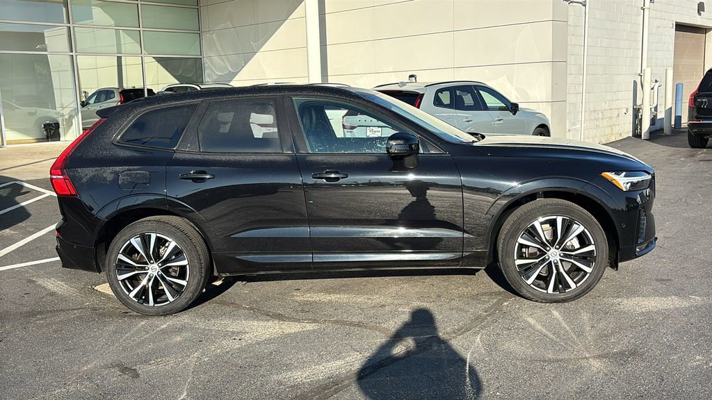 Certified 2025 Volvo XC60 B5 Plus AWD/4WD image 27
