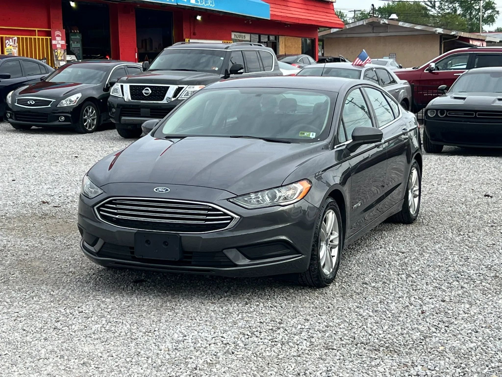 Used 2018 Ford Fusion SE image 3
