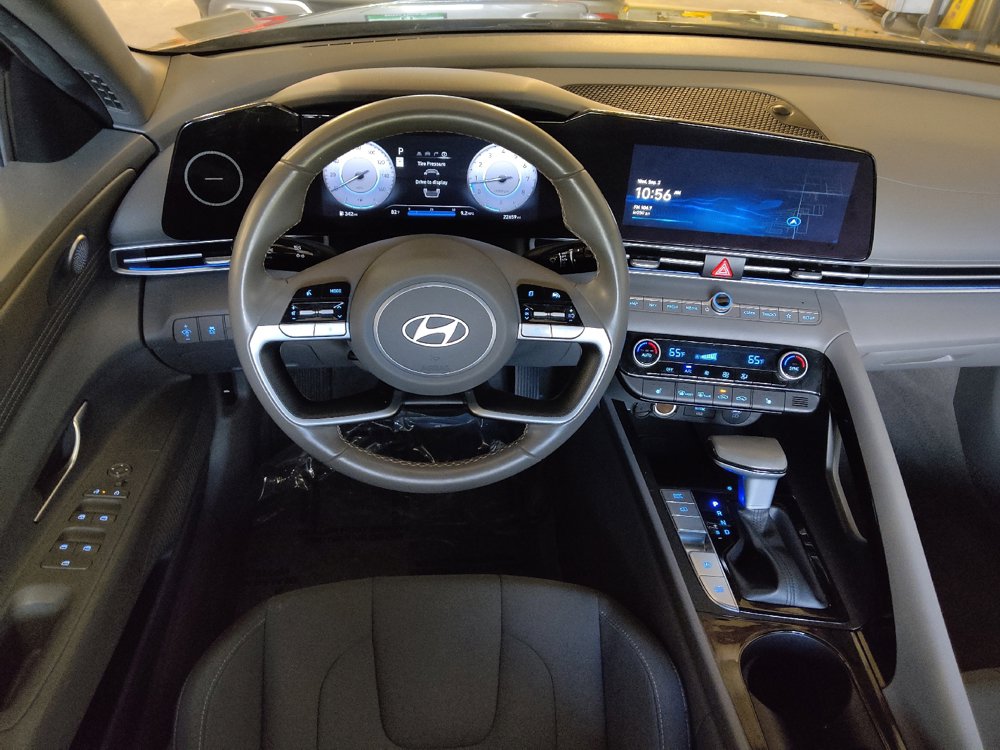 Used 2025 Hyundai Elantra SEL FWD image 22