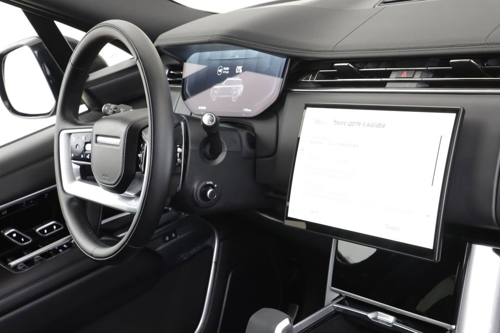Used 2025 Land Rover Range Rover SE image 23