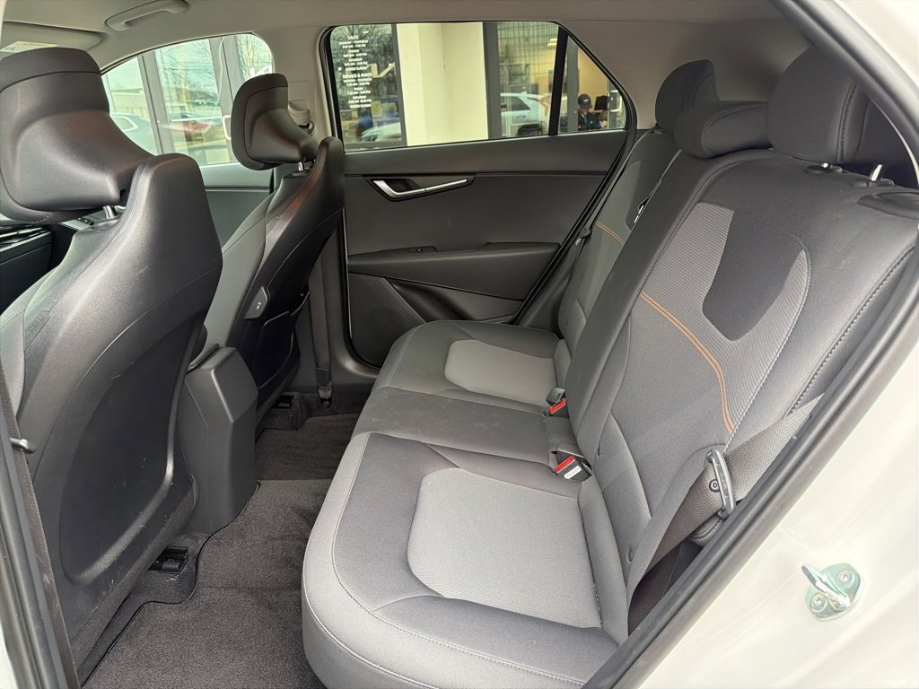 Certified 2025 Kia Niro LX image 21