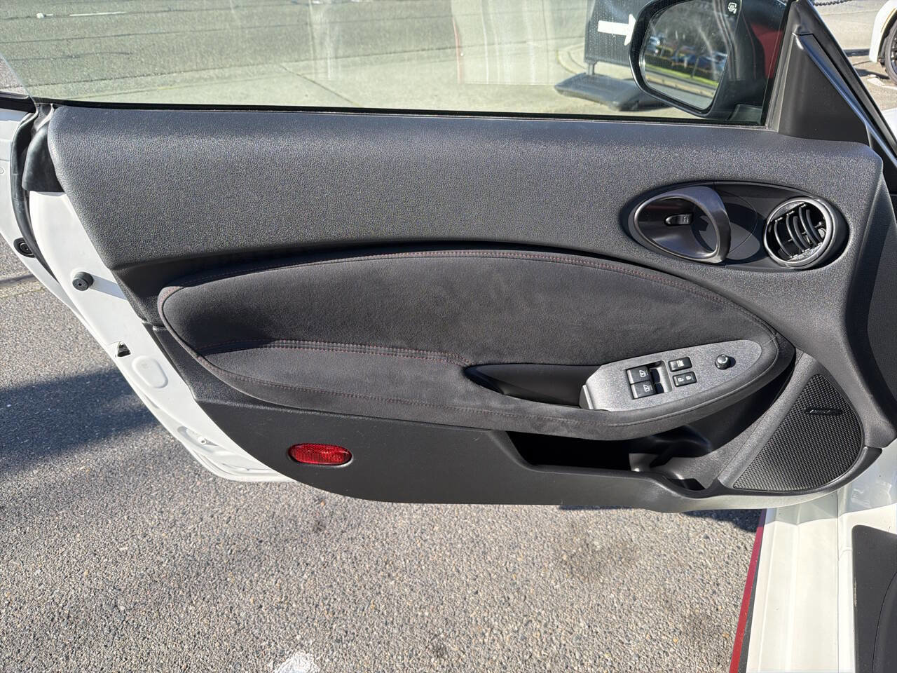 Used 2017 Nissan 370Z NISMO RWD image 32
