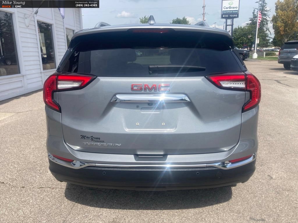Used 2024 GMC Terrain SLT w/ Tech Package FWD image 6