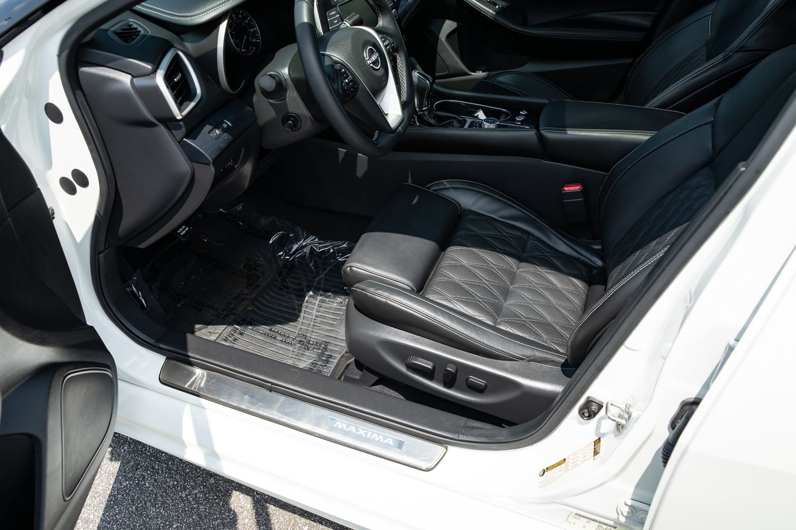 Used 2023 Nissan Maxima Platinum w/ Sport Mat Group FWD image 18