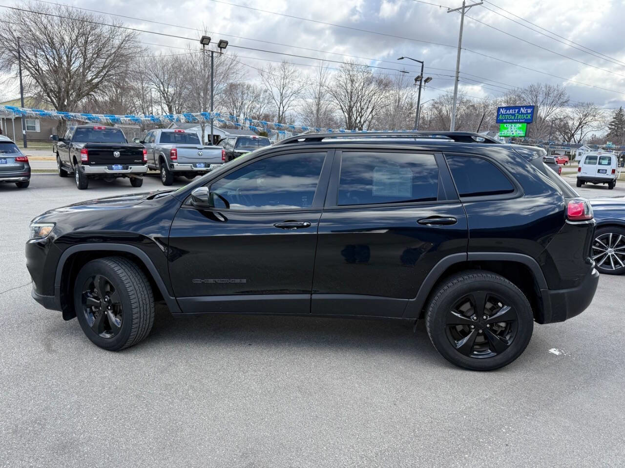 Used 2021 Jeep Cherokee Latitude Plus AWD/4WD image 8