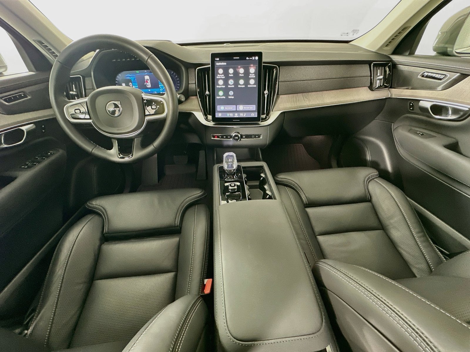 Certified 2026 Volvo XC90 B6 Ultra w/ Protection Package AWD/4WD image 13
