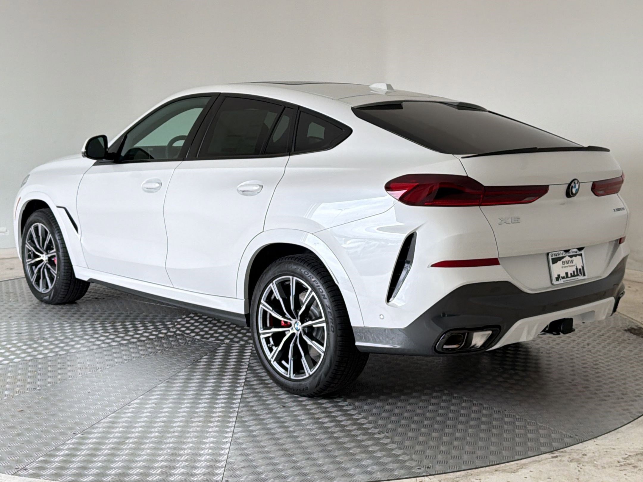 New 2026 BMW X6 xDrive40i w/ Premium Package image 3