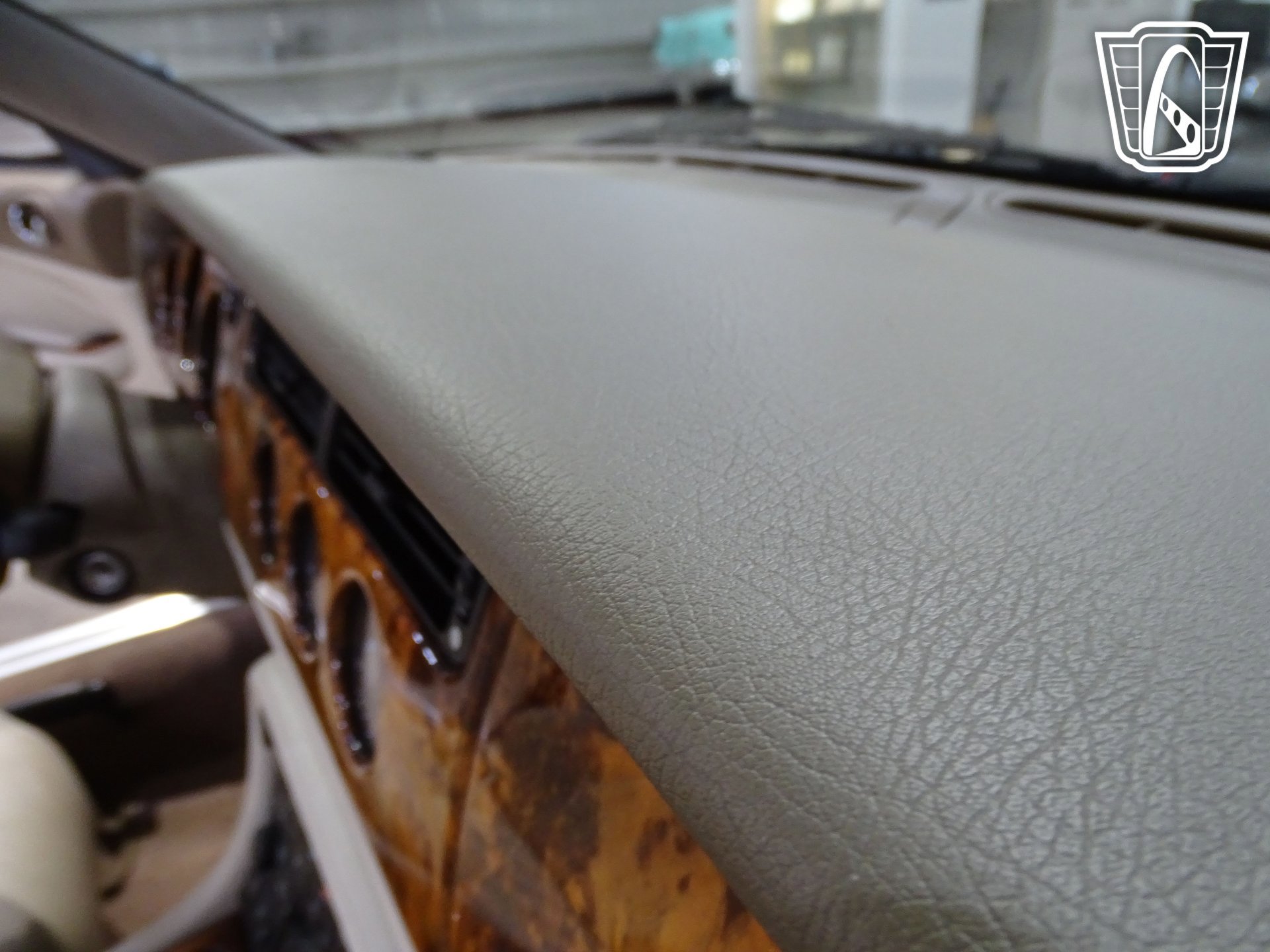 Used 1998 Jaguar XK8 Convertible image 23