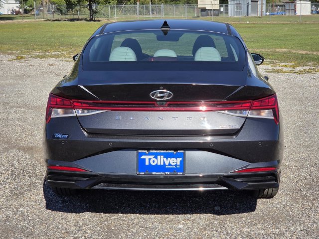 Used 2022 Hyundai Elantra Limited FWD image 6
