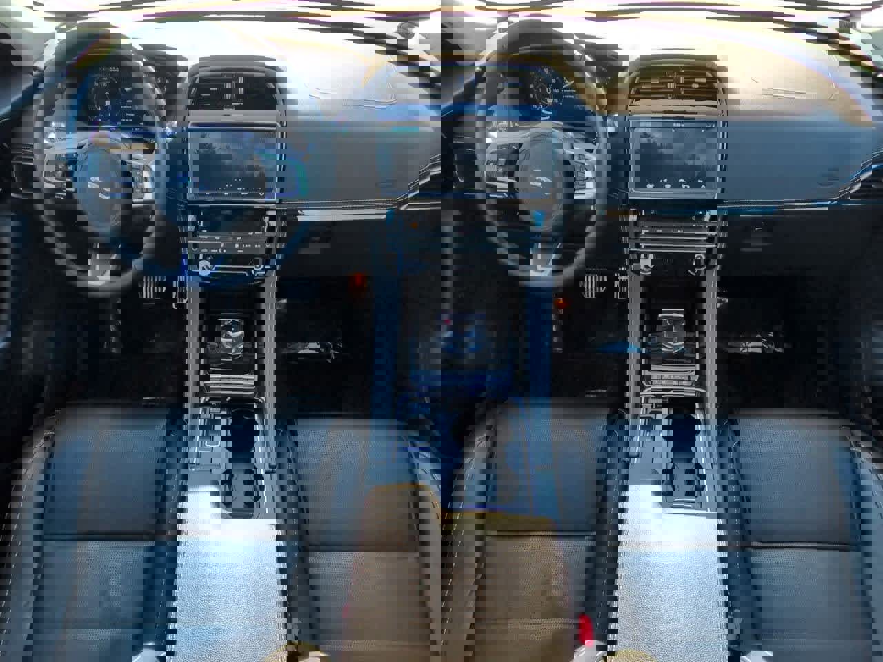 Used 2020 Jaguar F-PACE Checkered Flag image 15