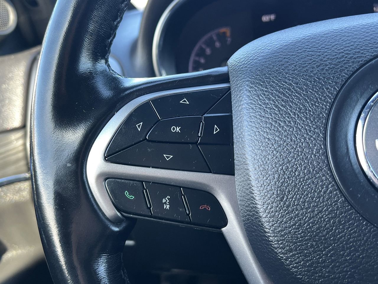 Used 2020 Jeep Grand Cherokee Limited image 16