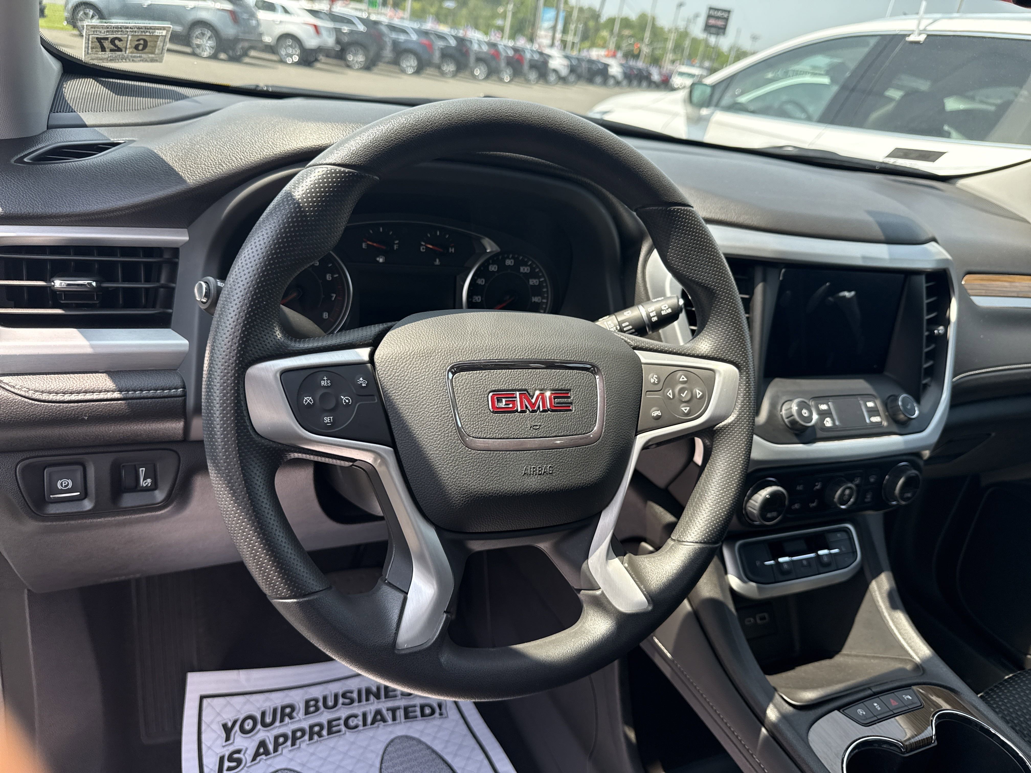 Certified 2022 GMC Acadia SLE w/ Driver Convenience Package image 12