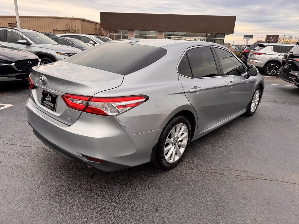 Used 2019 Toyota Camry L image 5