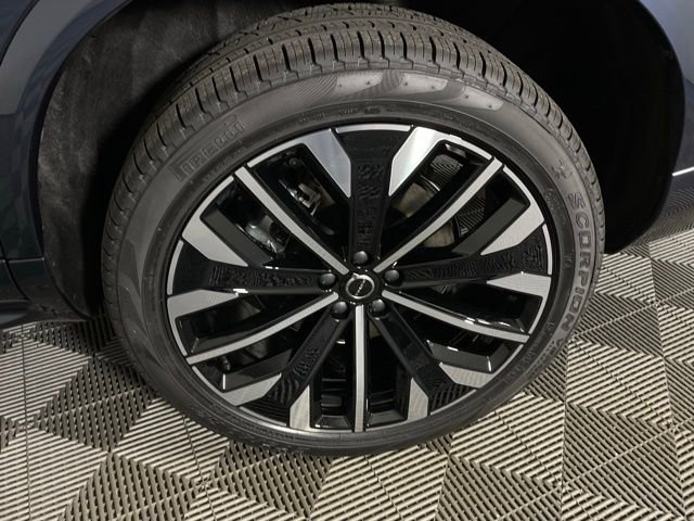 New 2026 Volvo XC90 B5 Plus image 42