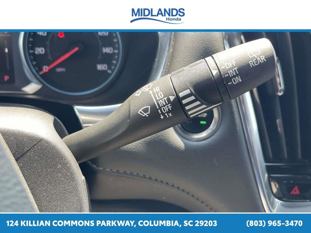 Used 2023 Chevrolet Traverse LT FWD image 25