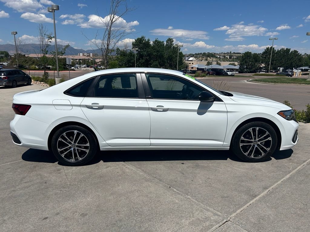 Used 2023 Volkswagen Jetta Sport FWD image 8