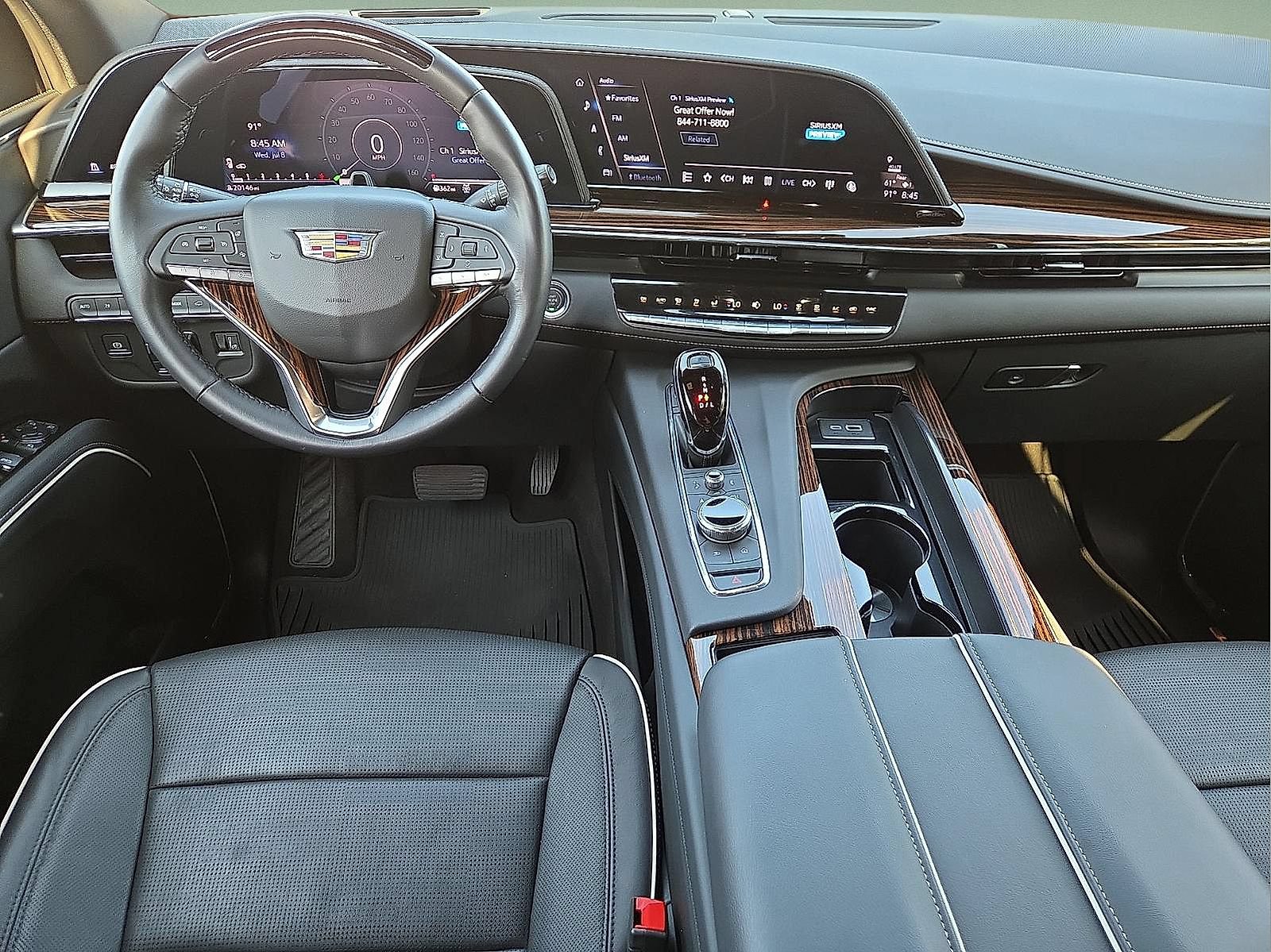 Used 2024 Cadillac Escalade Premium Luxury w/ Performance Package AWD/4WD image 12