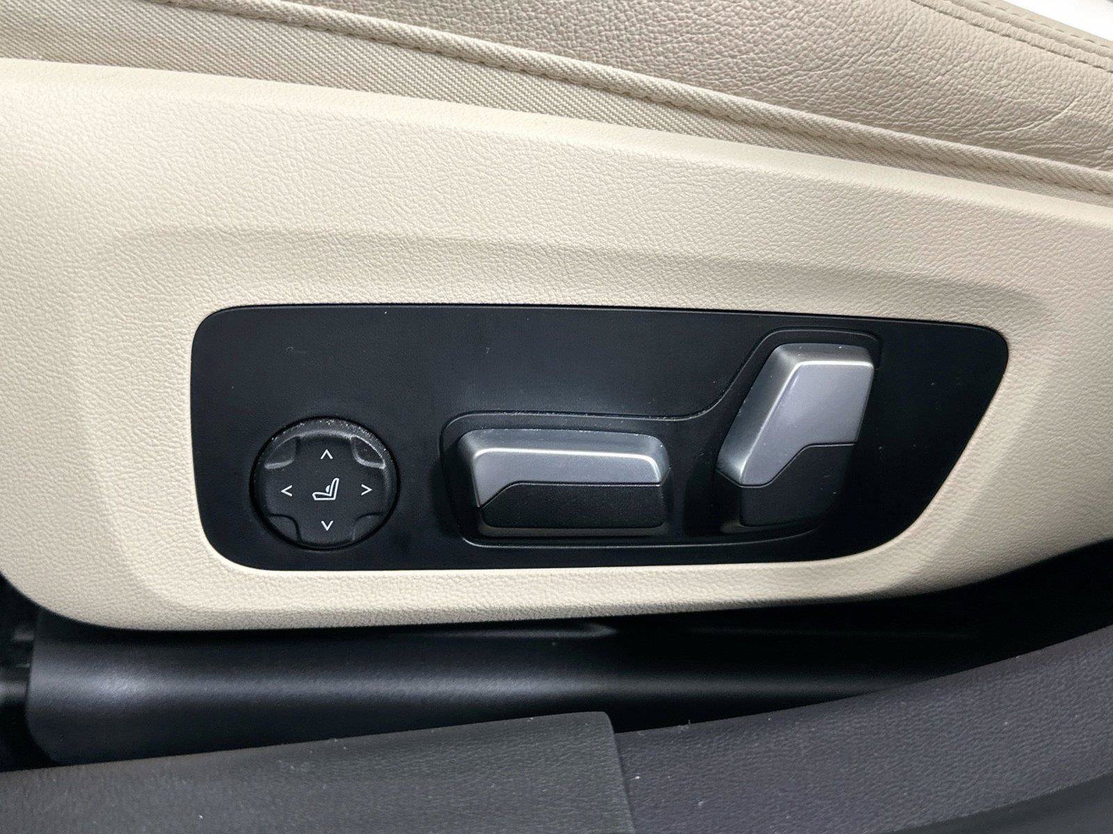 Used 2022 BMW 330i Sedan w/ Driving Assistance Package RWD image 18
