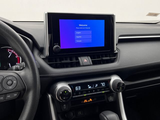Used 2023 Toyota RAV4 XLE AWD/4WD image 3