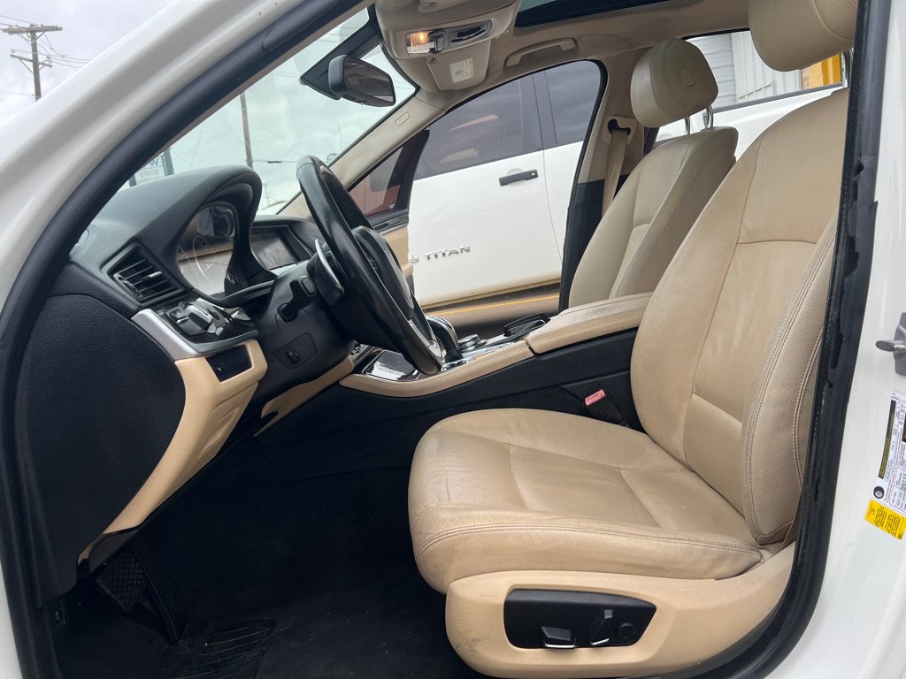 Used 2016 BMW 528i Sedan RWD image 11