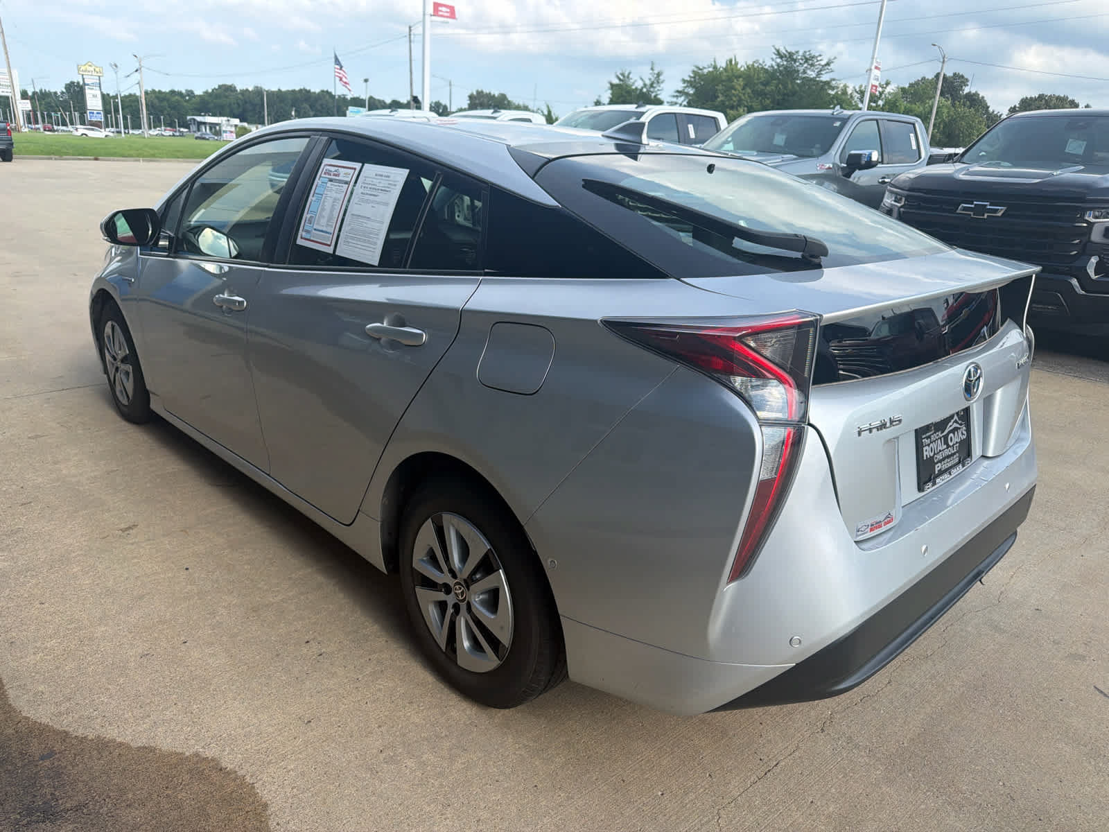 Used 2018 Toyota Prius Two w/ Prius Two Safety Plus Package FWD image 3